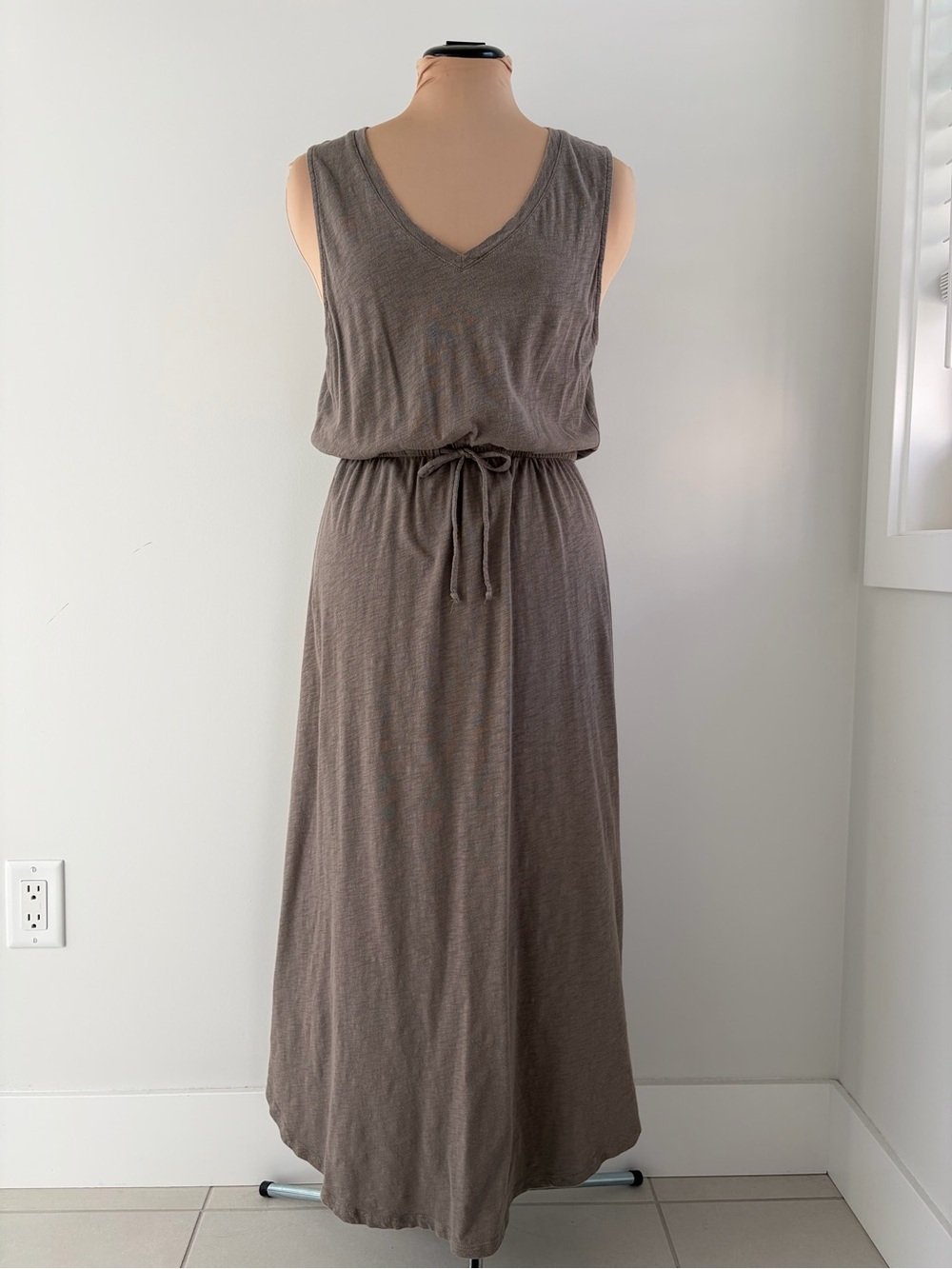 Z Supply Taupe Cotton Jersey V-Neck Tie Waist Maxi Dress - Size S